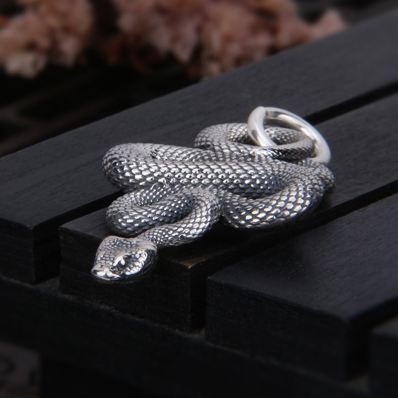 Feng Shui Necklace Ornament Hip Hop Men's and Women's Zodiac Snake Year Snake Pendant Lucky Fierce Glasses Snake King Necklace Ornament